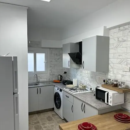Brand New Renovated 1 Bedroom 3a Apartman