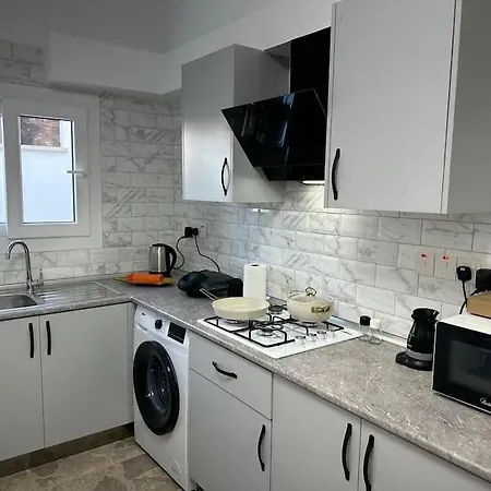 Apartman Brand New Renovated 1 Bedroom 3a