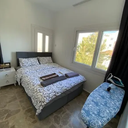 Brand New Renovated 1 Bedroom 3a *