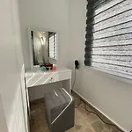Brand New Renovated 1 Bedroom 3a דירה *