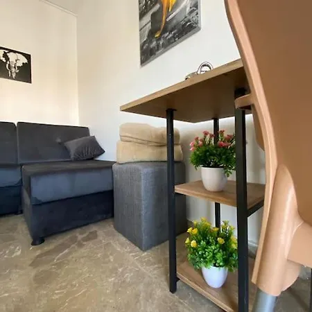 Brand New Renovated 1 Bedroom 3a Nicosie