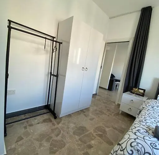 Appartement Brand New Renovated 1 Bedroom 3a *